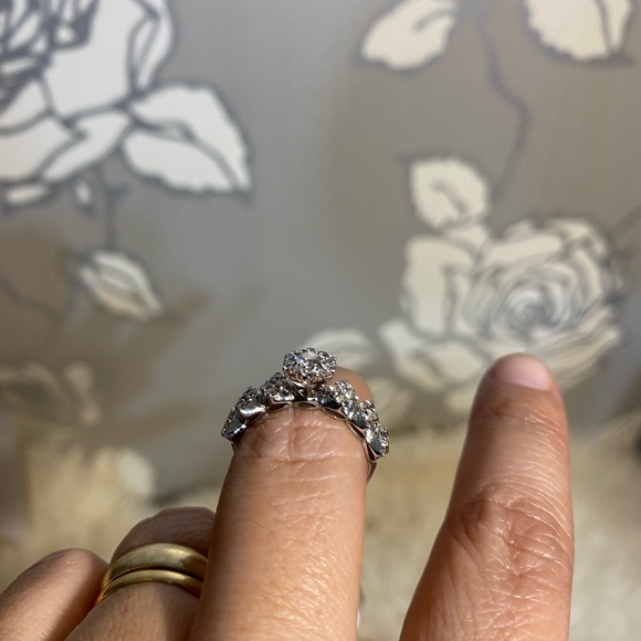 White gold❌ sold out  18k setting with real diamonds with tag on sold out ❌ - Picture 6 of 6